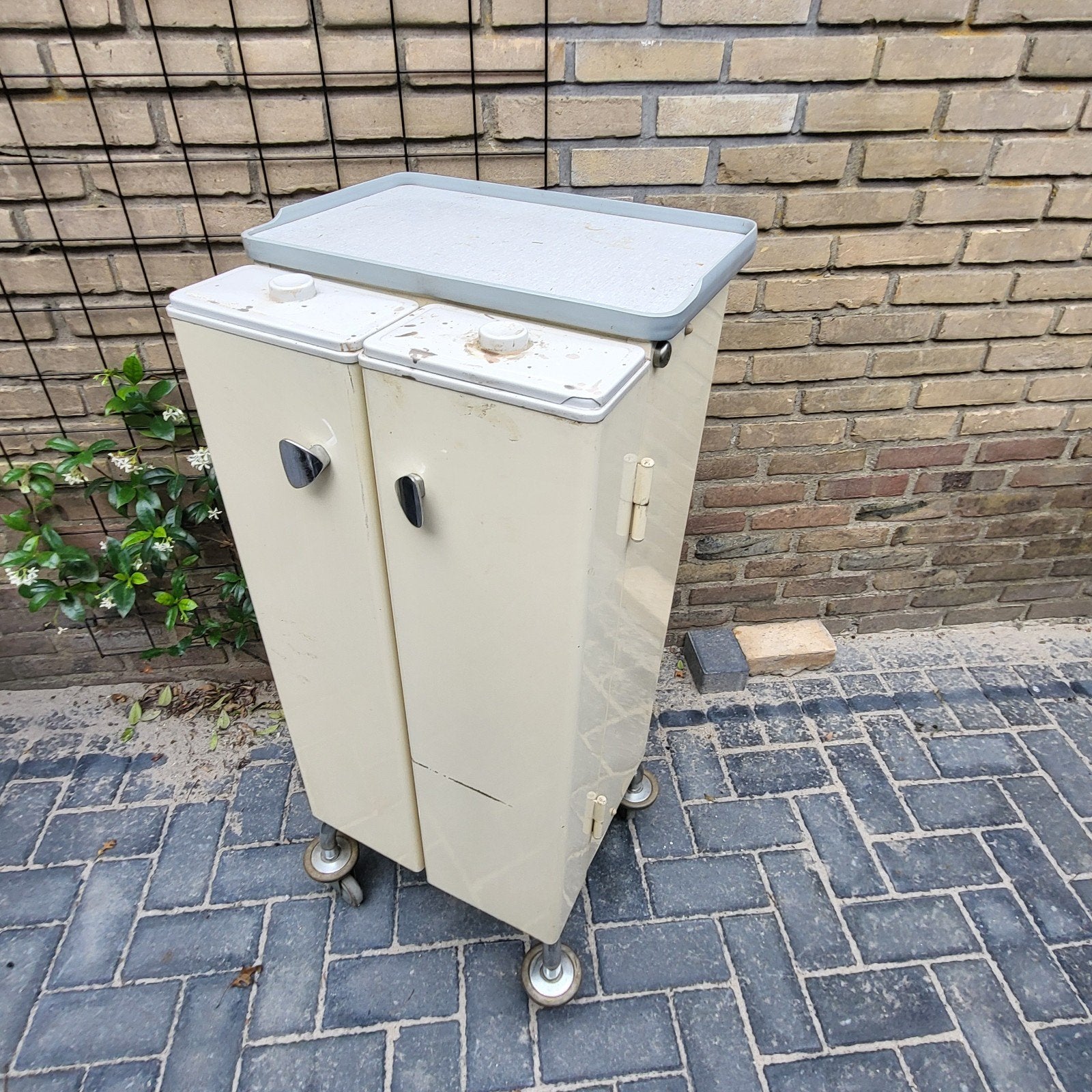 vintage verpleeghuiswagen ziekenhuiskastje, Huis en Inrichting, Ophalen of Verzenden, Gebruikt