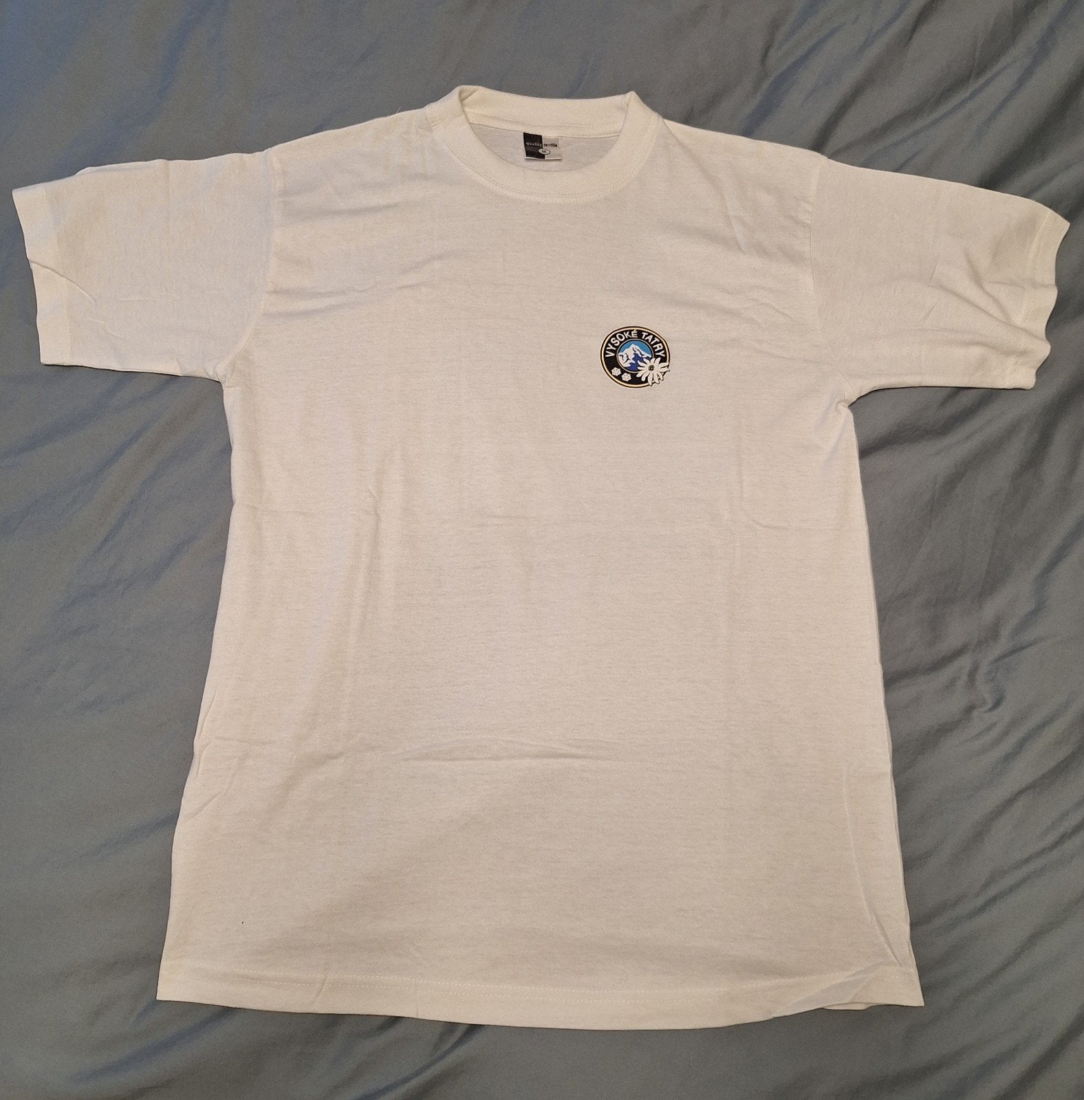 Wit T-shirt met 'Vysoké Tatry' opdruk - Maat M, Ophalen of Verzenden, Zo goed als nieuw, Maat 48/50 (M), Wit