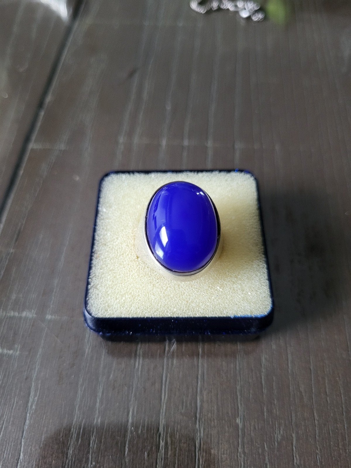 Zilveren ring met opvallende blauwe steen, 18 tot 19, Blauw, Ophalen of Verzenden, Zo goed als nieuw
