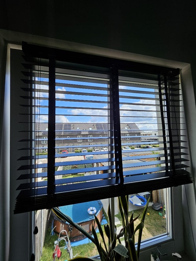 Zwarte Houten Jaloezieën (Karwei) 74 x 195 cm Nieuw in doos!, Jaloezie, Zwart, Karwei, Nieuw