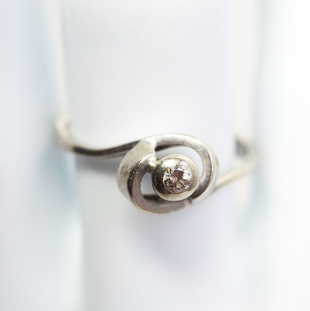 14 krt witgouden ring met diamant, Ophalen of Verzenden, Zo goed als nieuw, ., Met edelsteen