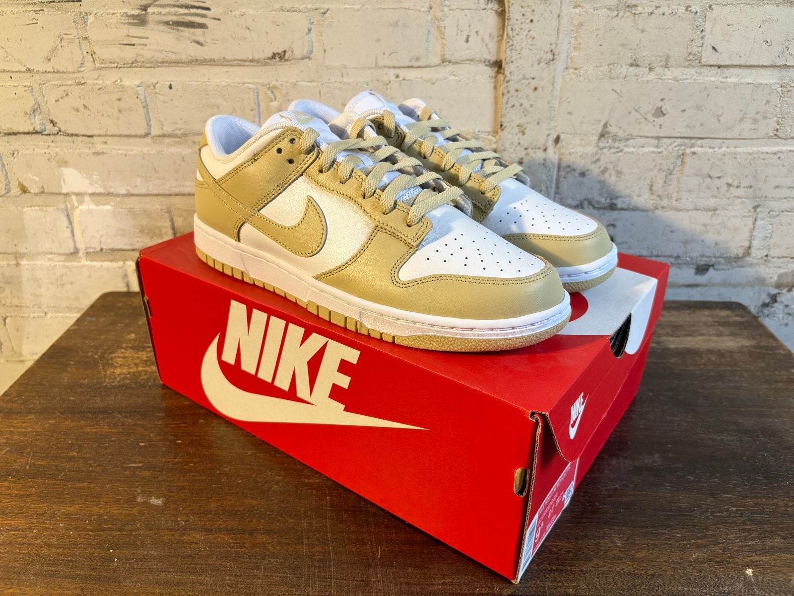 Nike Dunk Low Retro BTTYS - Maat 43, Ophalen of Verzenden, Nieuw, Wit, Sneakers of Gympen