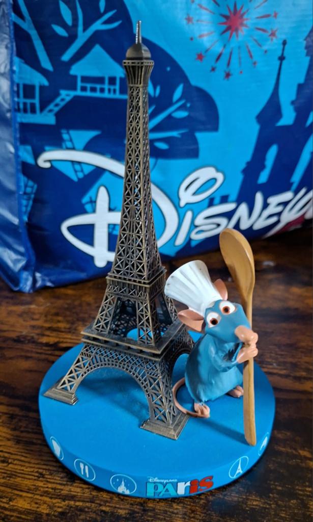 Disney beeldje Eiffeltoren met Remy (Ratatouille), Ophalen of Verzenden, Overige figuren, Zo goed als nieuw, Beeldje of Figuurtje