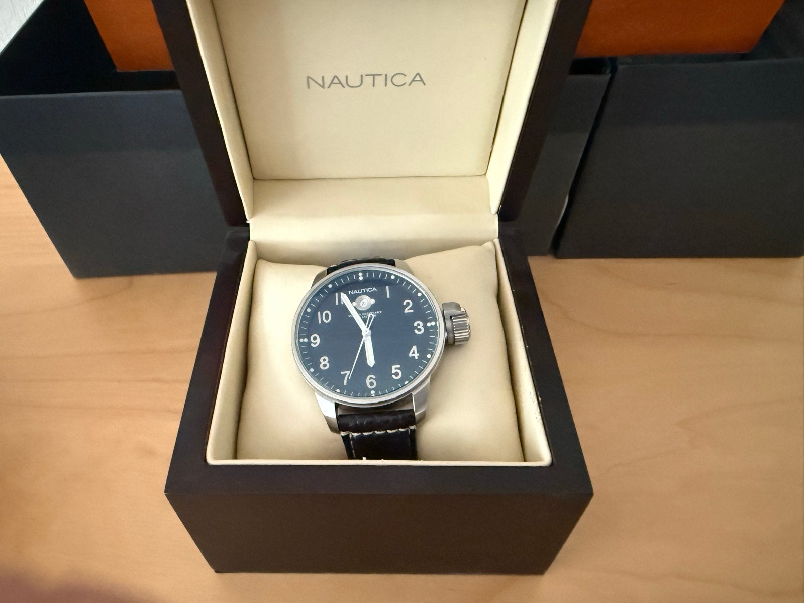 Nautica horloge in doos - Zo goed als nieuw, Sieraden, Tassen en Uiterlijk, Overige merken, Leer, Staal, Polshorloge