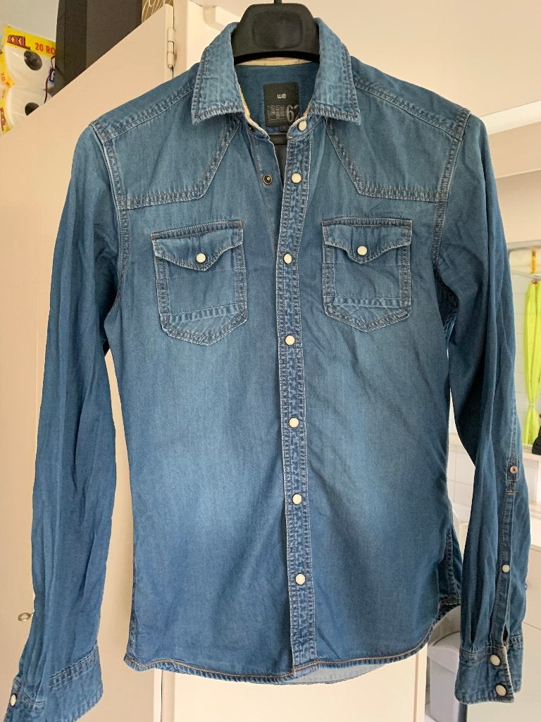 Unisex denim overhemd van de WE in de maat S, Kleding | Heren, Overhemden, WE, Blauw, Halswijdte 38 (S) of kleiner, Ophalen of Verzenden