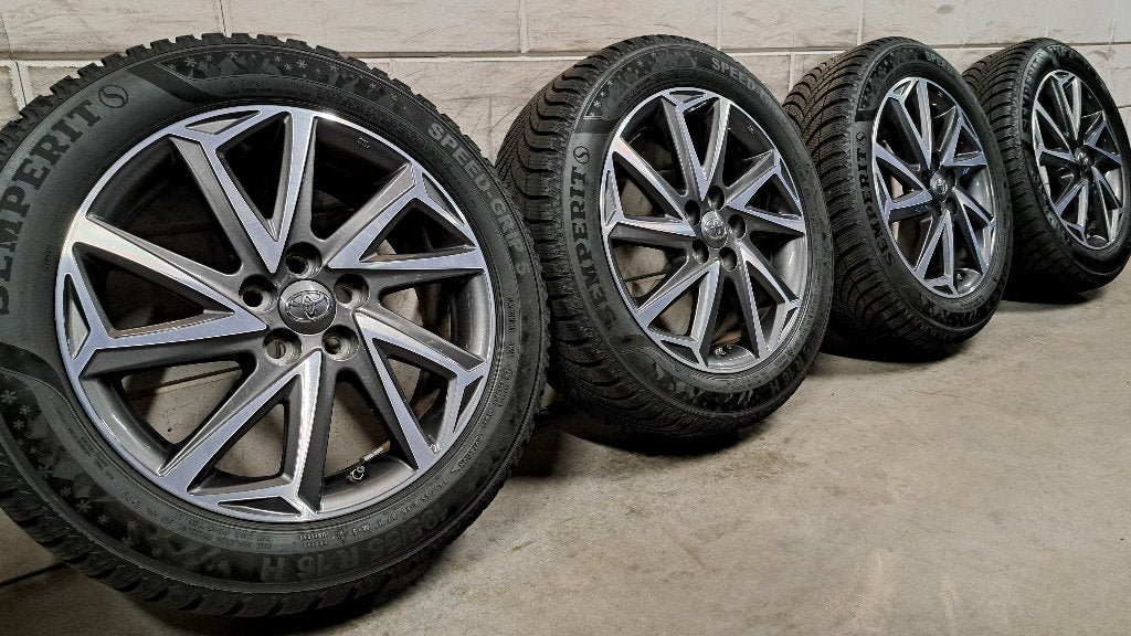 Als nieuw! Bi-color velgen Toyota Yaris Mazda 2 195/55/16, Auto-onderdelen, Banden en Velgen, 16 inch, Banden en Velgen, Nieuw