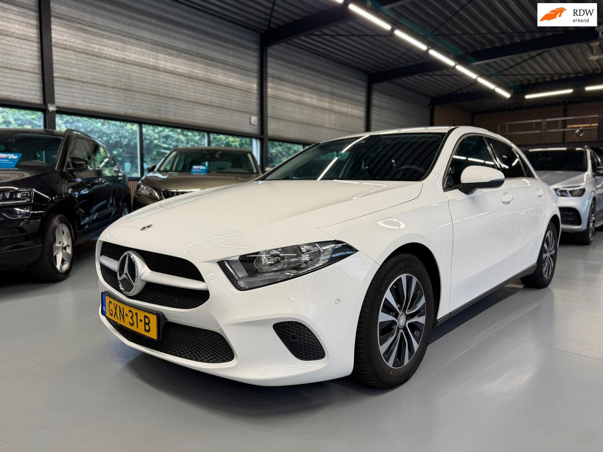 Mercedes-Benz A-klasse 180 Business Solution 2021 l Automaat, Auto's, Dealer onderhouden, 136 pk, Gebruikt, 4 cilinders