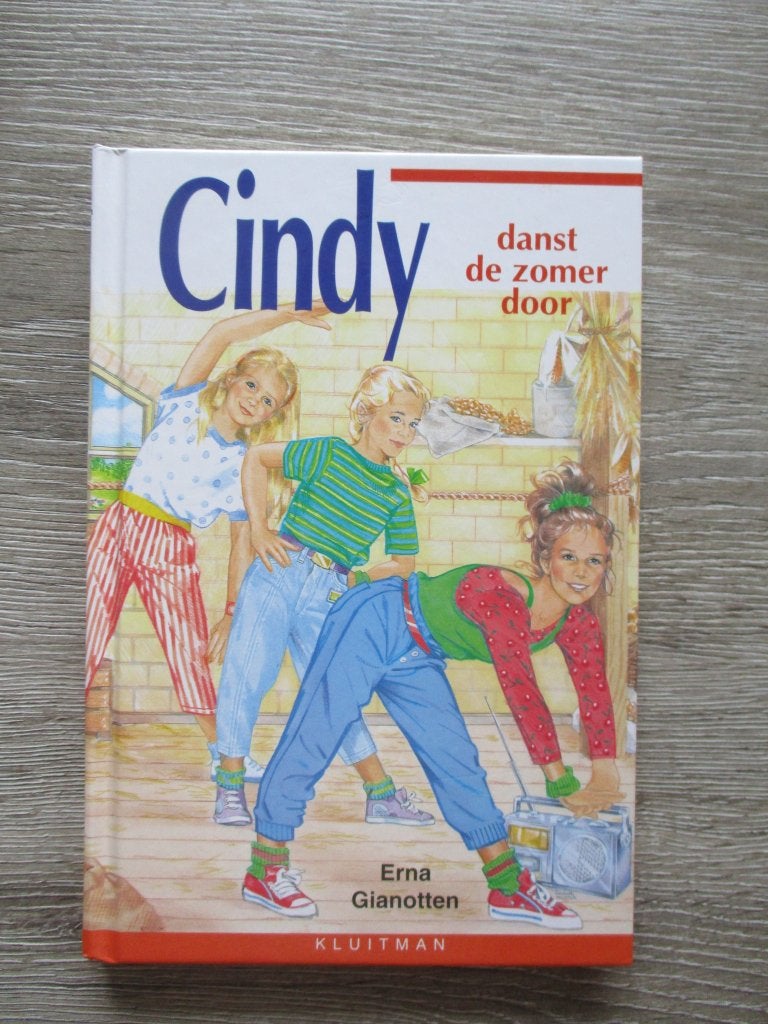 Cindy danst de zomer door - Erna Gianotten, Ophalen of Verzenden, Gelezen, Fictie algemeen
