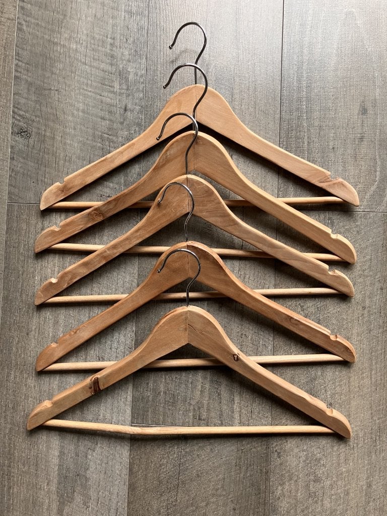 Set van 5 houten kledinghangers, Kleding | Dames, Kledinghangers, Ophalen of Verzenden, Zo goed als nieuw, Hout, Volwassenen