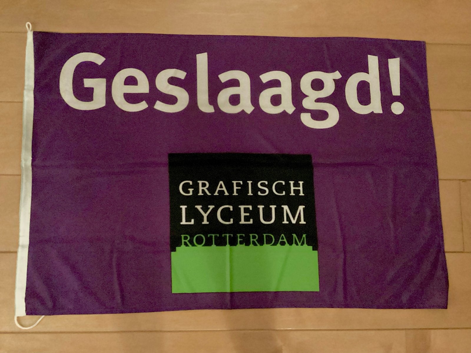 Vlag geslaagd GRAFISCH LYCEUM Rotterdam, Diversen, Vlaggen en Wimpels, Ophalen, Zo goed als nieuw