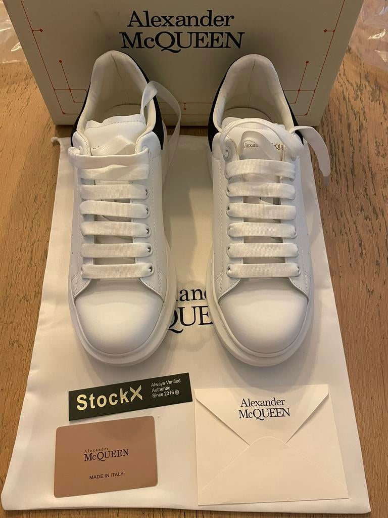 Alexander McQueen wit met zwart maat 42 nieuw, Kleding | Heren, Schoenen, Wit, Nieuw, Ophalen of Verzenden, Sneakers of Gympen