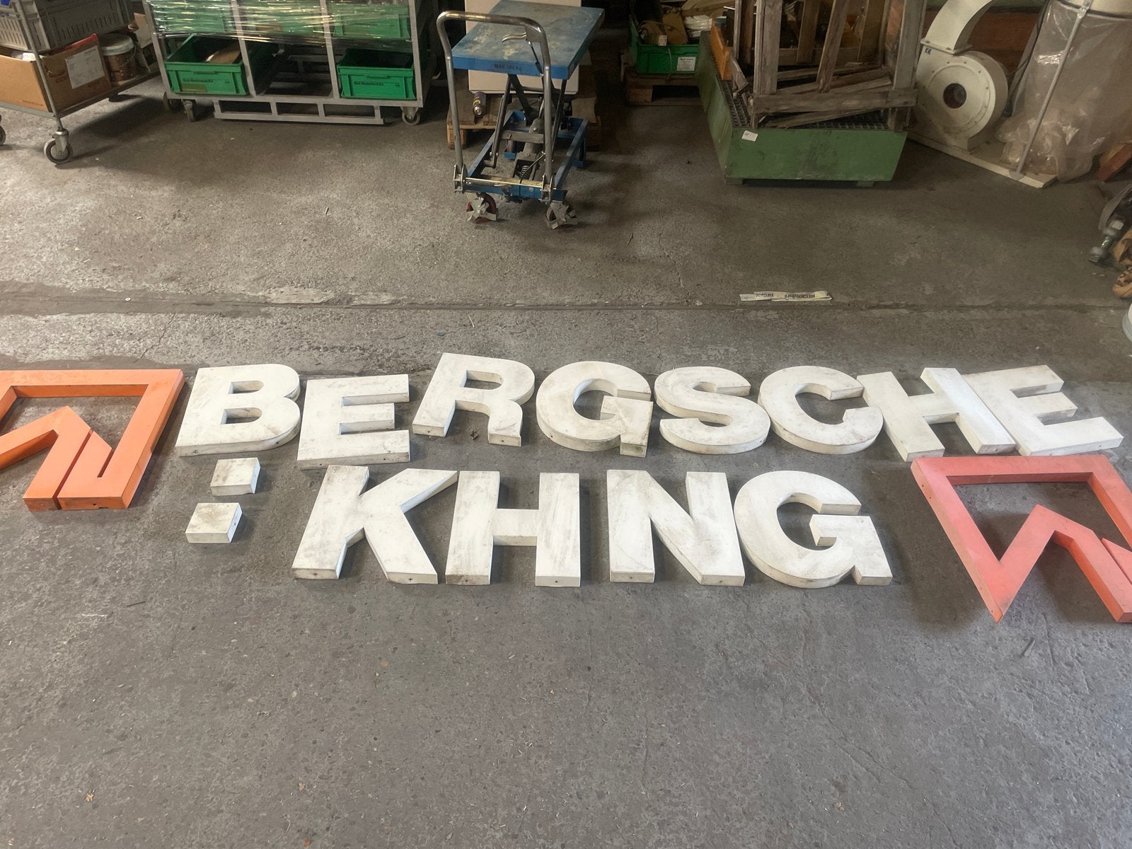 12 Aluminium Letters - 36 cm breed, 40 cm hoog, Ophalen, Gebruikt, Wit, Metaal