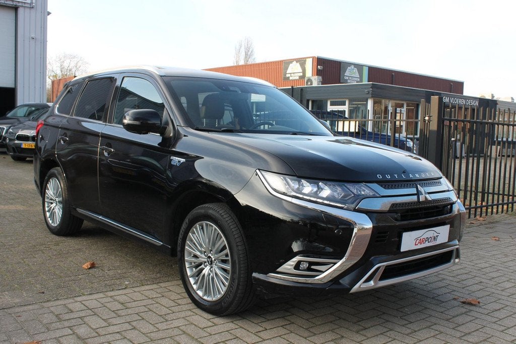 Mitsubishi Outlander 2.4 PHEV S-Edition Schuifdak 360 Leer L, Automaat, Zwart, 4 cilinders, Automatische klimaatregeling