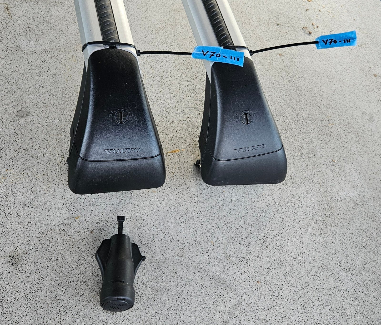 Originele Volvo V70 2007 t/m 2016 dakdragers zonder dakrails, Auto diversen, Dakdragers, Ophalen of Verzenden