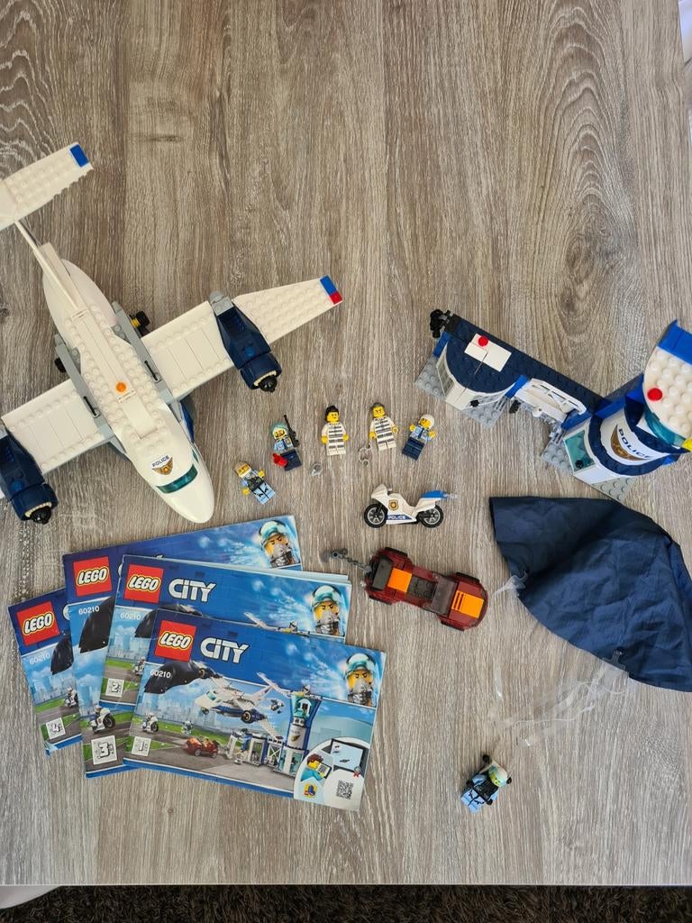 Lego 60210 luchtpolitie luchtmachtbasis - in prima staat, Ophalen of Verzenden, Zo goed als nieuw