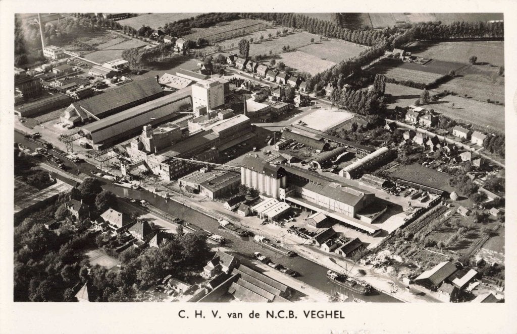 Veghel KLM luchtfoto CHV van de NCB M8282, Verzamelen, Ophalen, 1940 tot 1960, Gelopen, Noord-Brabant