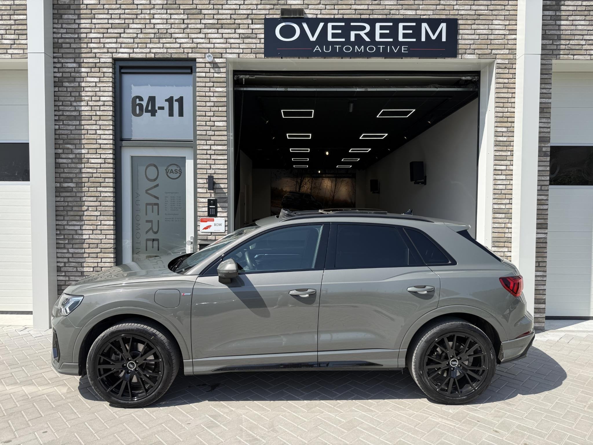 Audi Q3 45 TFSI e S edition | Pano | Trekhaak | 20 Inch 'Bla, Auto's, Audi, Gebruikt, Hybride Elektrisch/Benzine, 13 kWh, SUV of Terreinwagen
