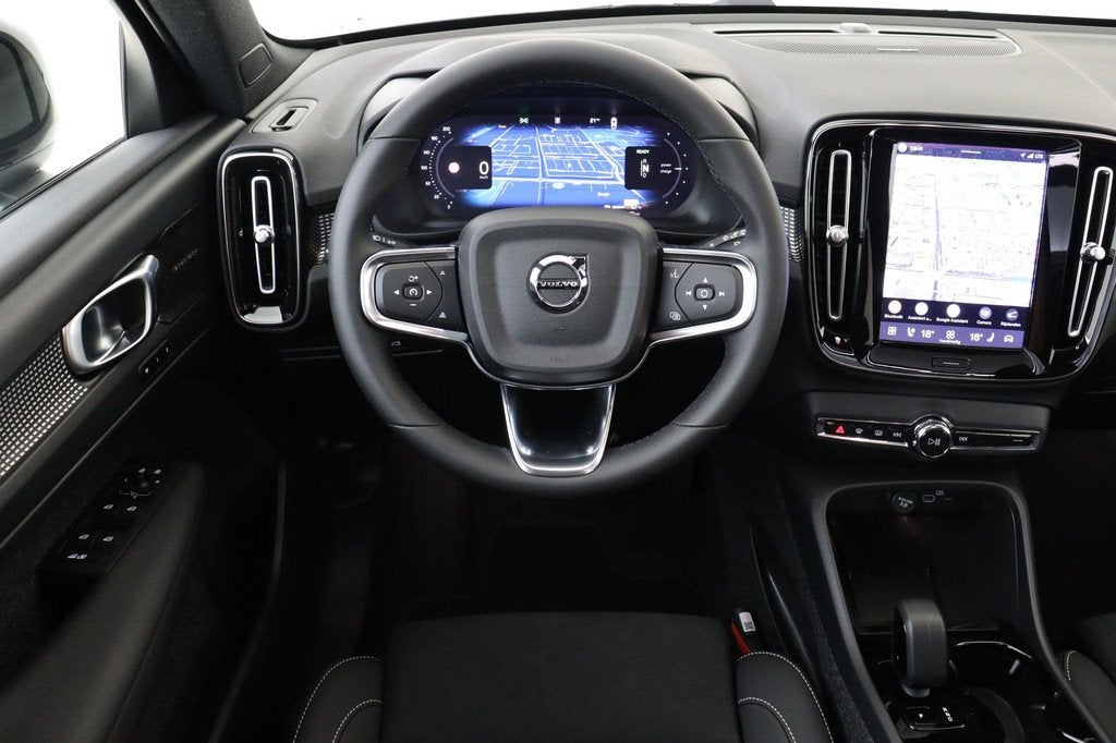 Volvo EX40 SINGLE MOTOR EXTENDED RANGE ULTRA BLACK EDITION E, Auto's, Volvo, Automaat, 12 maanden, Achterwielaandrijving, Leder en Stof