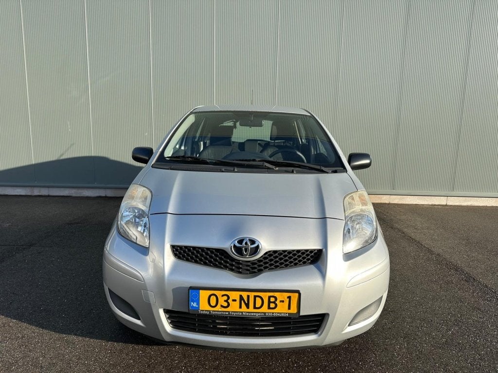 Toyota Yaris 1.3 VVTi Comfort AIRCO | NAP !, Auto's, Euro 5, 40 €/maand, 4 cilinders, Bedrijf