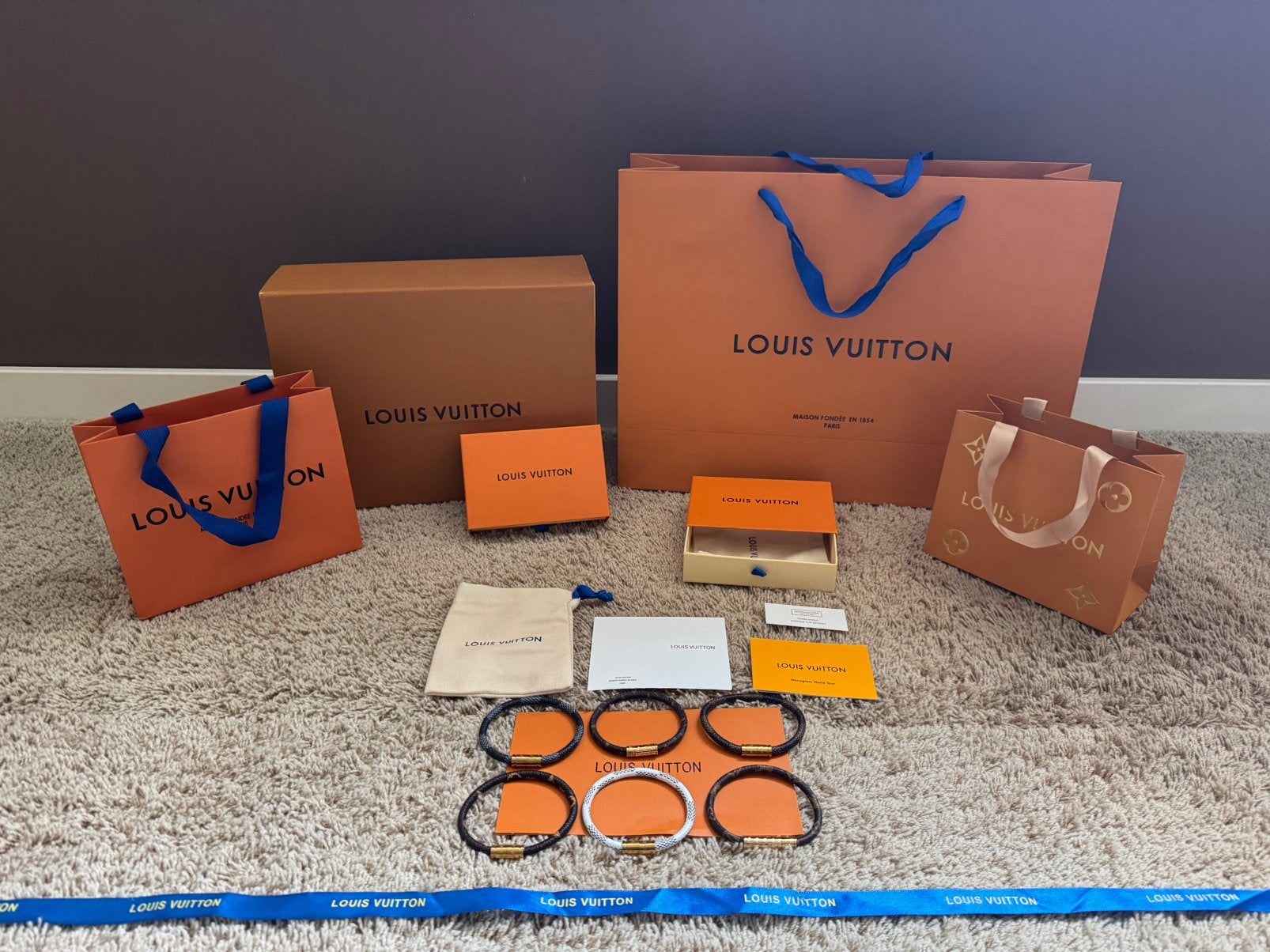 €25 Louis Vuitton armbanden zwart, wit en bruin, Ophalen of Verzenden, Nieuw, Leer