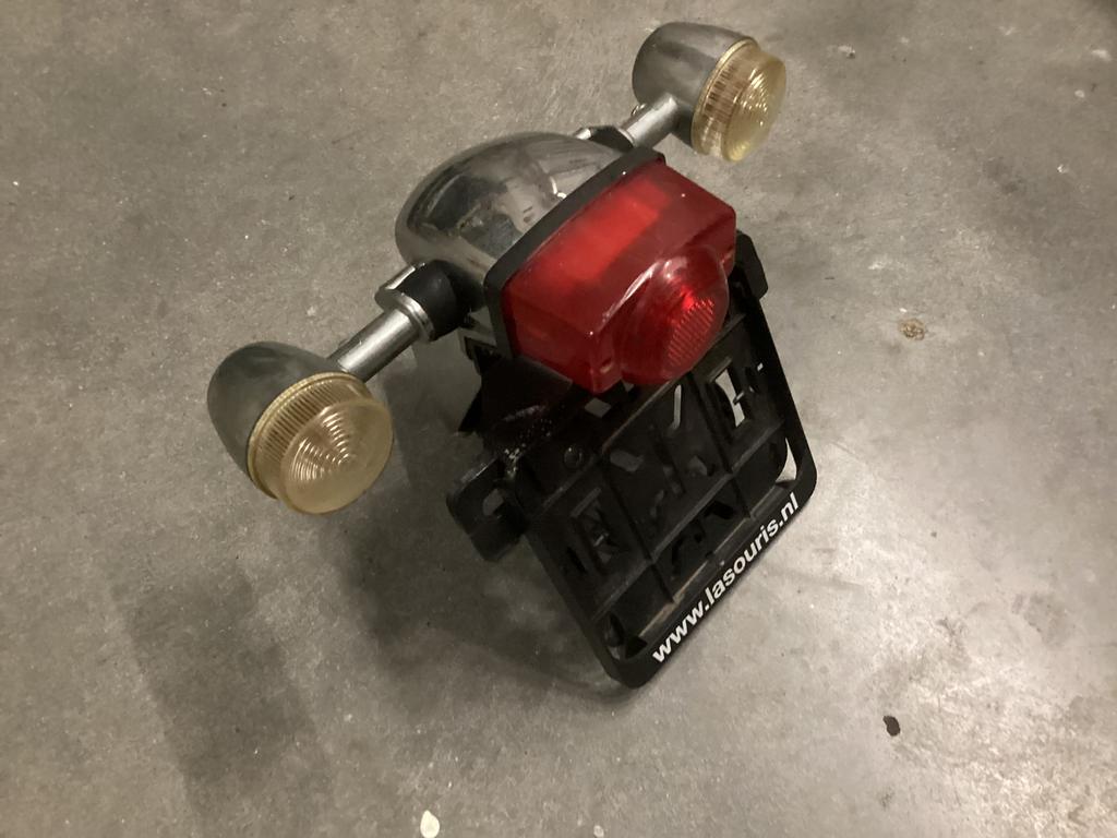 Scooter achterlicht, compleet met kentekenplaat houder, Ophalen of Verzenden, Overige typen