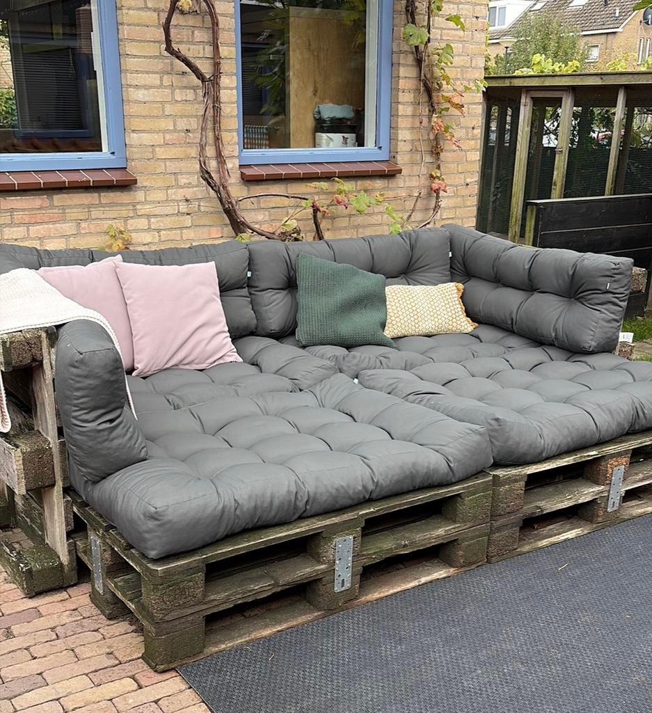 Palletkussens 4 groot, 4 klein (palletbank NIET inbegrepen), Ophalen, Gebruikt, Loungeset, 5 zitplaatsen