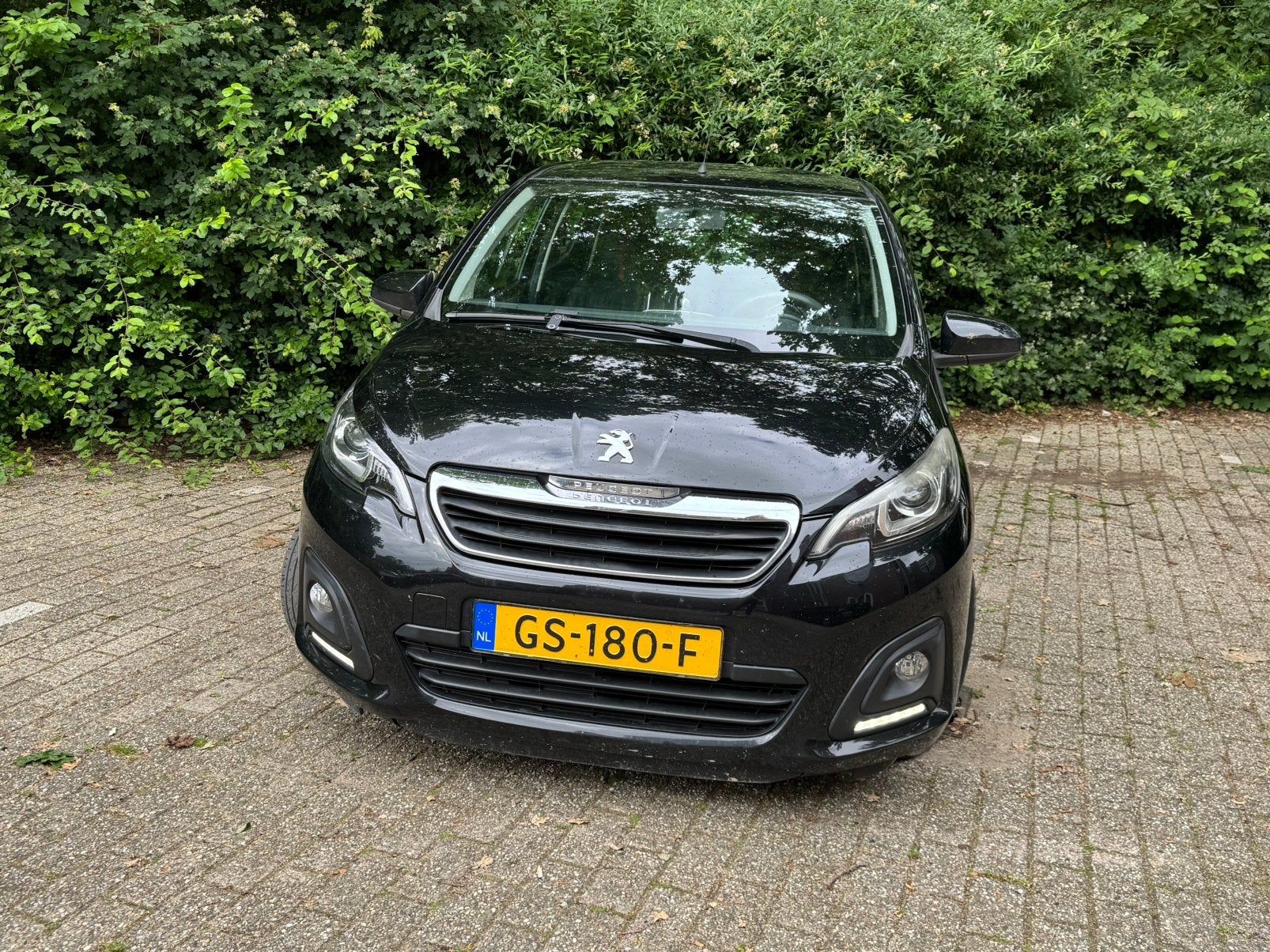 Peugeot 108 1.0 12V E-vti 51KW 5DR 2015 Zwart, Auto's, Voorwielaandrijving, 4 stoelen, Zwart, Origineel Nederlands