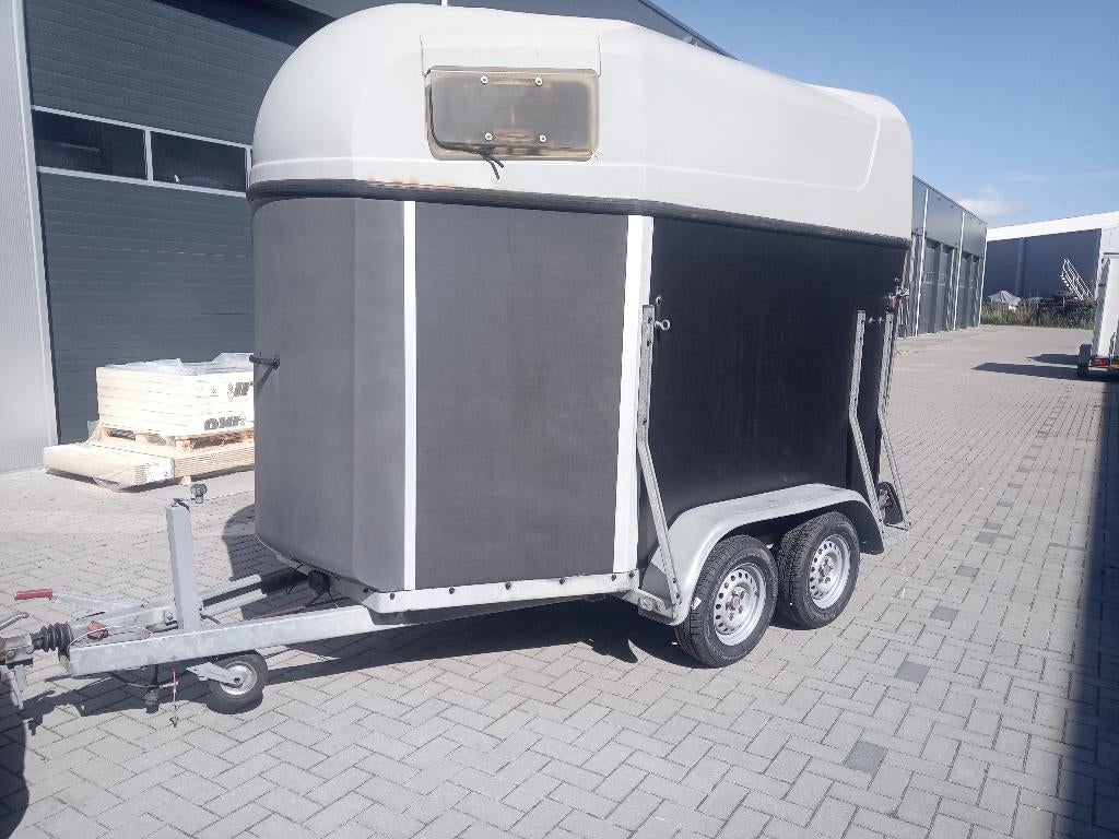 2 paards hotra trailer, Dieren en Toebehoren, Paarden en Pony's | Trailers en Aanhangwagens, Ophalen, Gebruikt, Hout, 2-paards trailer