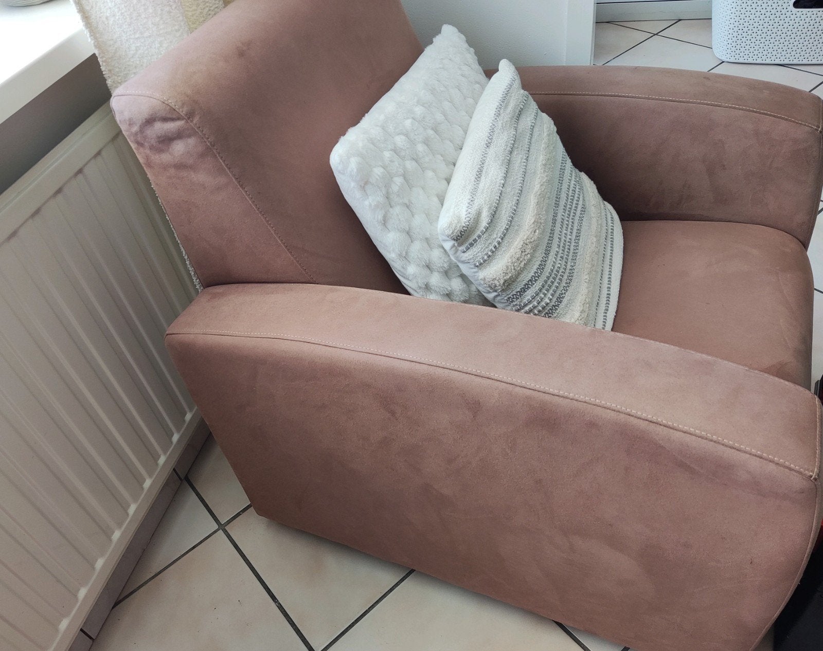 2 comfortabele fauteuils van suede stof, Ophalen, 75 tot 100 cm, Zo goed als nieuw, Stof