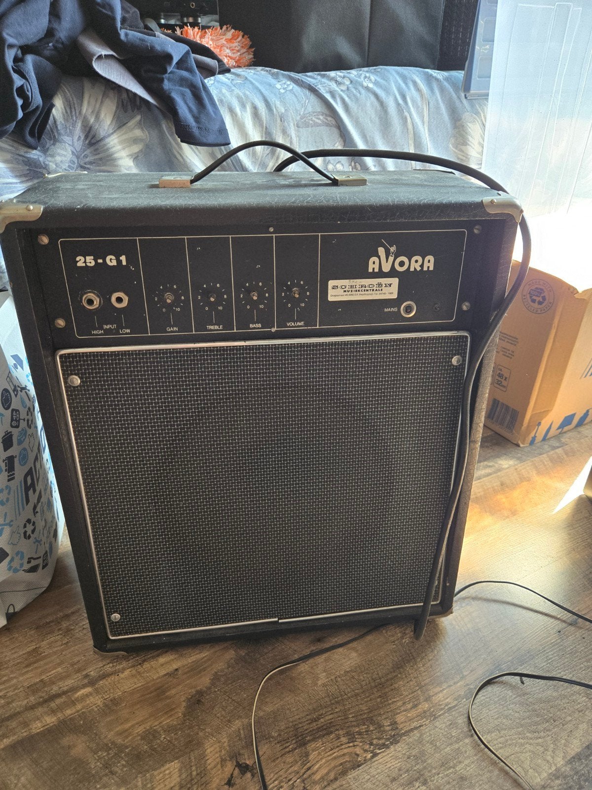 Avora 25-G1 Gitaarversterker - Opknapper, Muziek en Instrumenten, Ophalen
