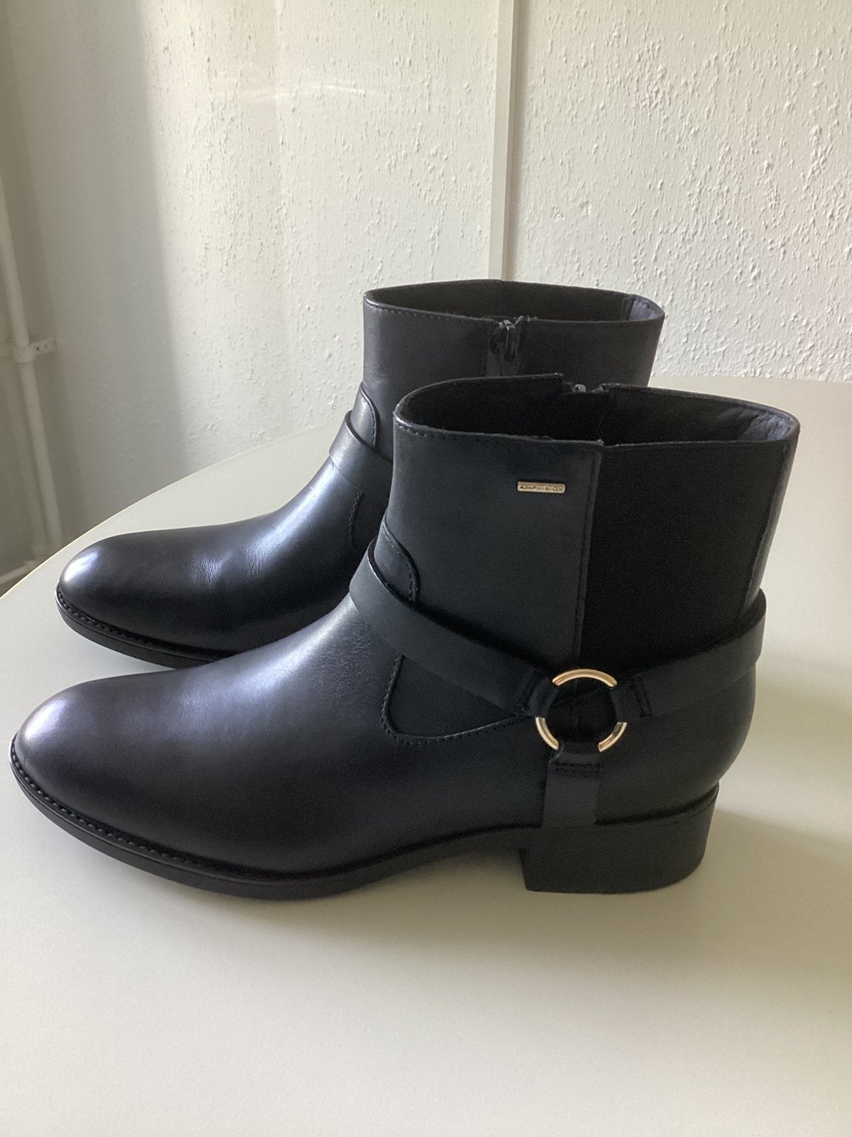 Geox laarsjes Nieuw maat 40., Kleding | Dames, Schoenen, Ophalen of Verzenden, Nieuw