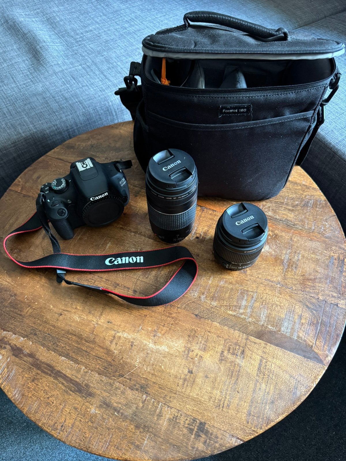 Canon eos 1200D met 2 lenzen en tas, Ophalen of Verzenden, Zo goed als nieuw, Canon, 8 keer of meer