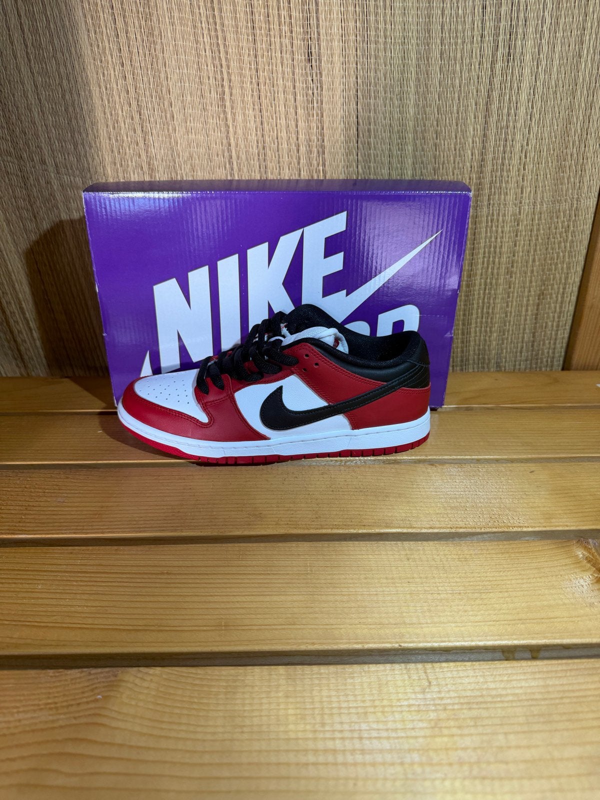 Nike SB Dunk Low Pro J-Pack Chicago, Ophalen of Verzenden, Nieuw, Overige kleuren, Sneakers of Gympen