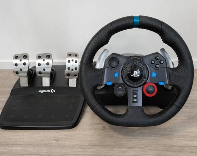 Logitech racestuur met pedalen - Zo goed als nieuw, Ophalen of Verzenden, Zo goed als nieuw, Stuurtje of Sportattribuut