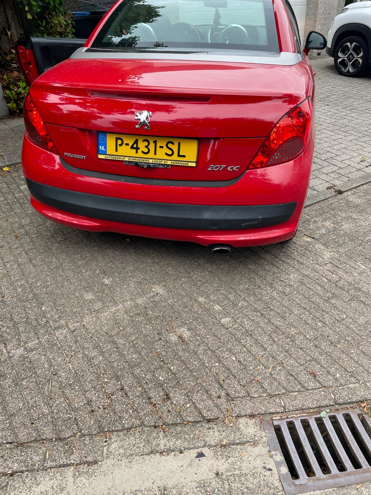 Zeer mooie 207 cabrio inruil mogelijk, Voorwielaandrijving, Stof, Zwart, 4 cilinders