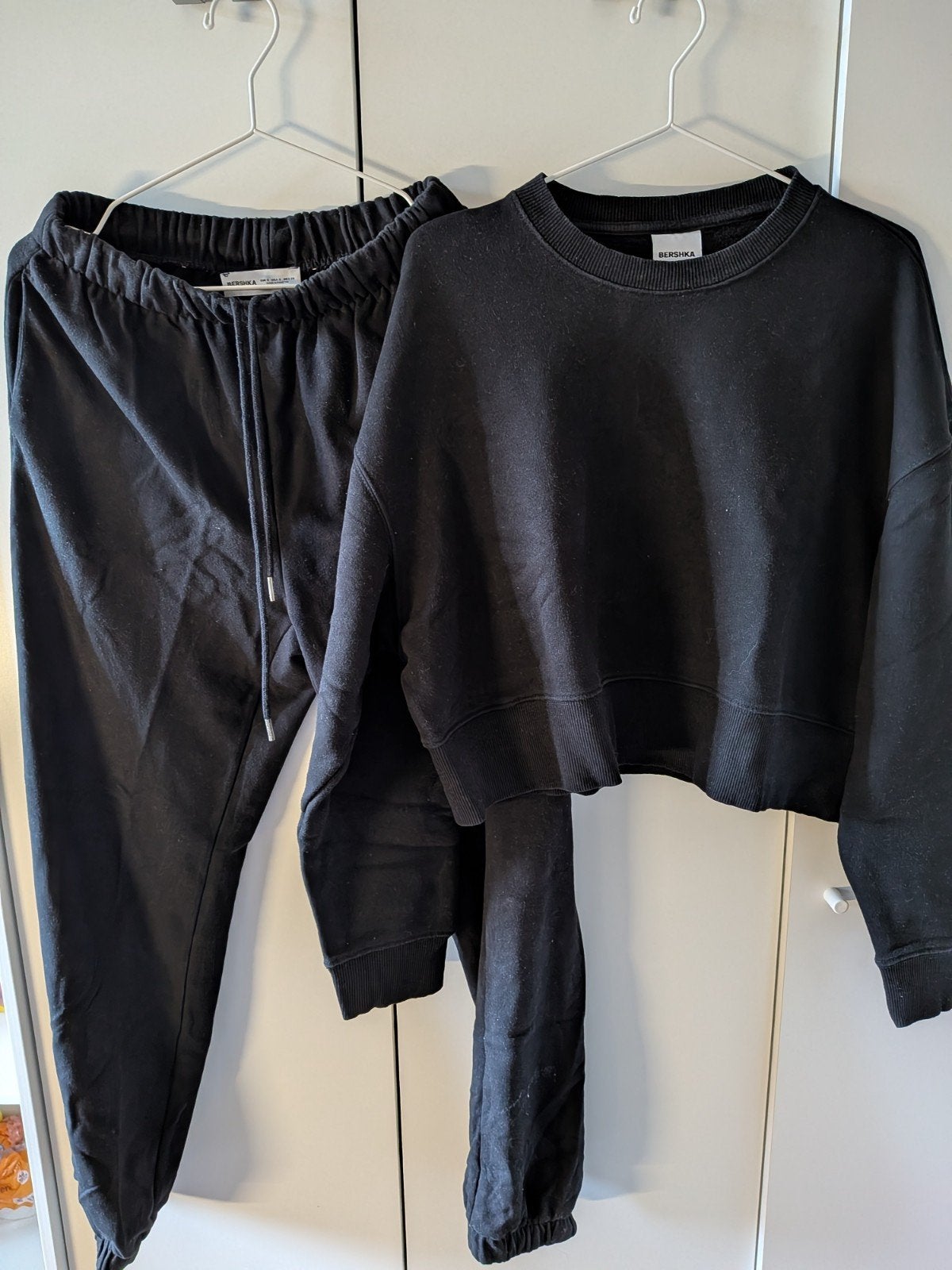 Bershka Zwart Trainingspak (Trui en Broek) - Maat S, Zwart, Zo goed als nieuw, Maat 36 (S), Bershka