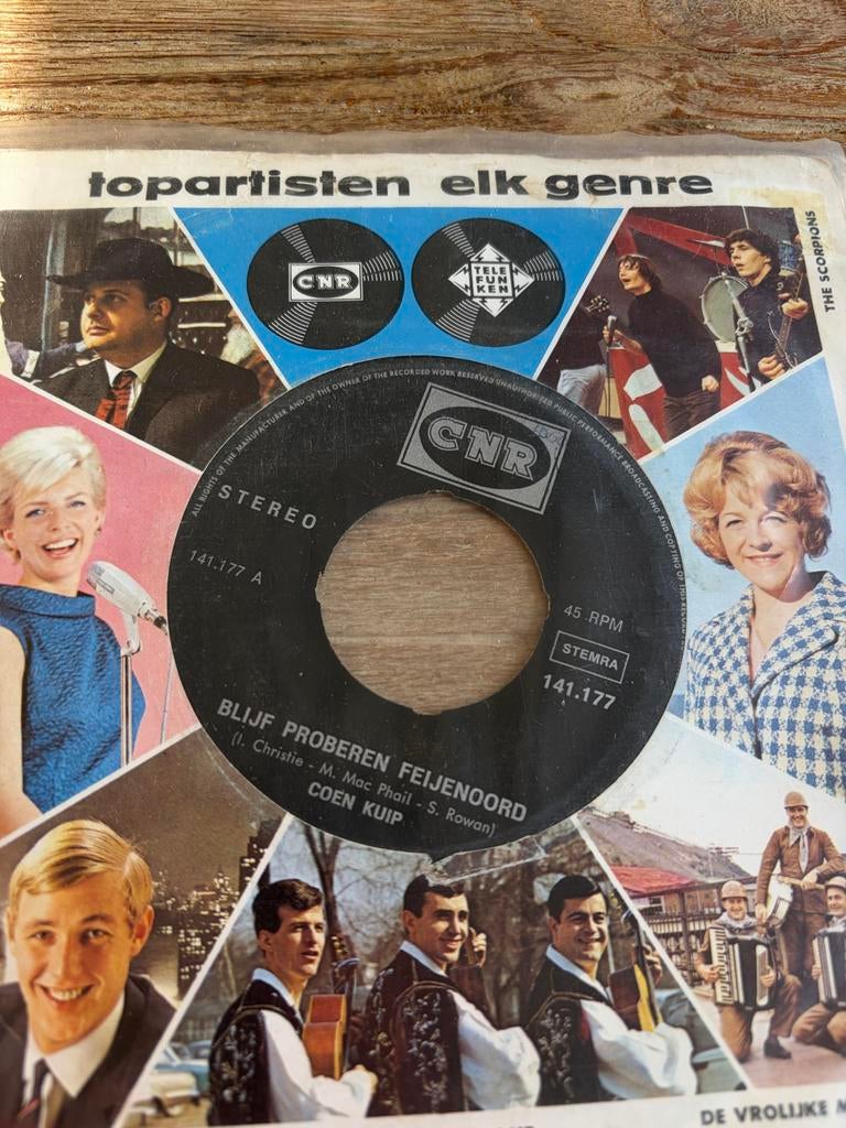 Coen Kuip - Blijf Proberen Feijenoord / Daar Aan De Rijnmond, Ophalen of Verzenden, Gebruikt, 7 inch, Levenslied of Smartlap