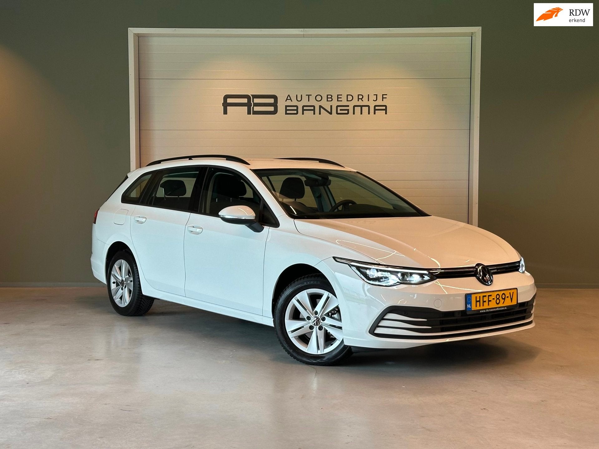 Volkswagen Golf Variant 1.5 TSI LIFE BUSINESS/APPLE CARPLAY+, Auto's, Voorwielaandrijving, Stof, 4 cilinders, Wit