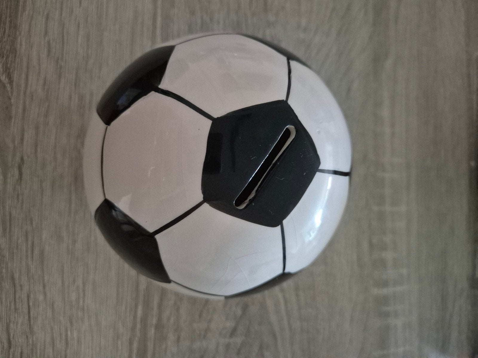 Leuke stenen voetbal spaarpot, Verzamelen, Spaarpotten, Ophalen, Zo goed als nieuw, Steen, Aardewerk of Keramiek, Overige thema's