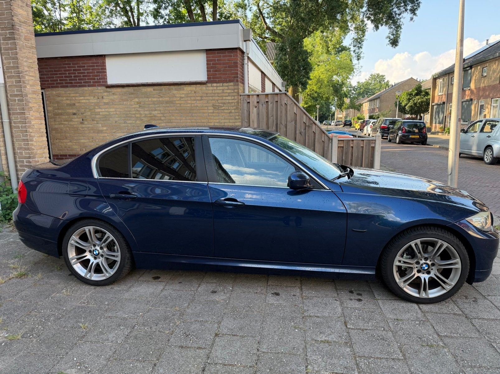 BMW 318i LCI Automaat | APK 06-2027 | Keyless | Leder, Automaat, Euro 5, 1995 cc, Zwart