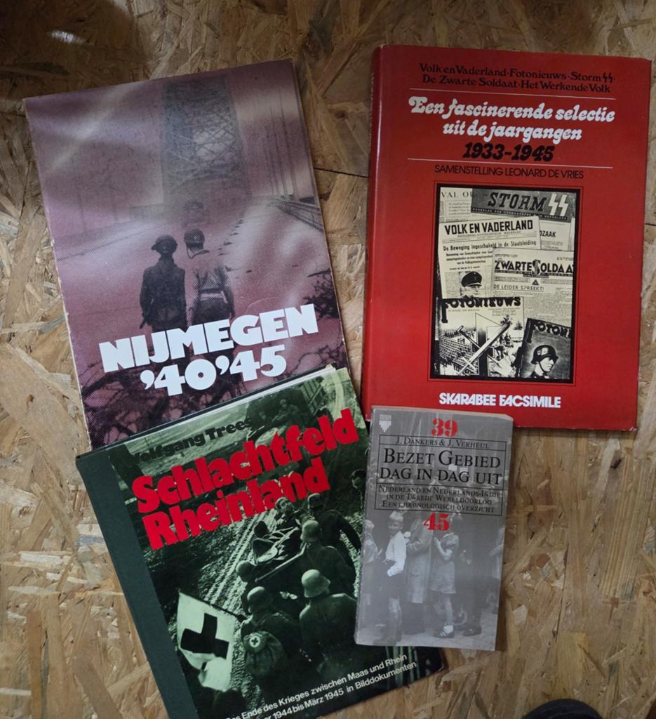 4 oorlogsboeken, incl. Duitstalig boek met illustraties, Ophalen of Verzenden, Tweede Wereldoorlog, Gelezen, Algemeen