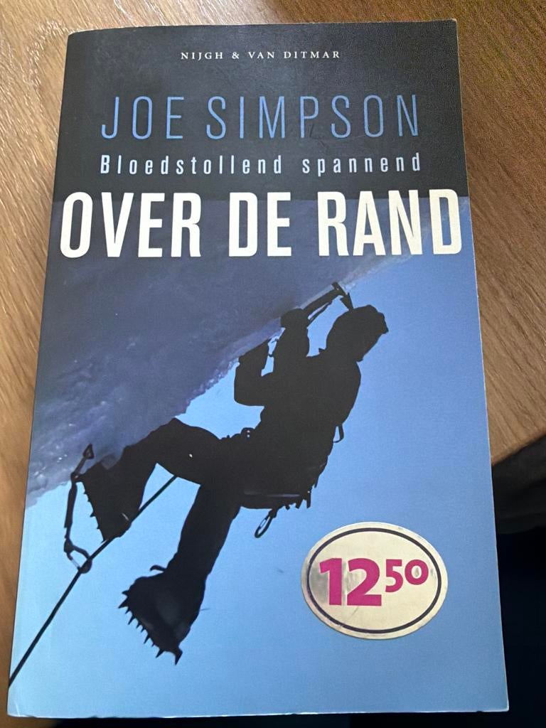 WK5.    J. Simpson - Over de rand, Ophalen of Verzenden, Zo goed als nieuw, J. Simpson