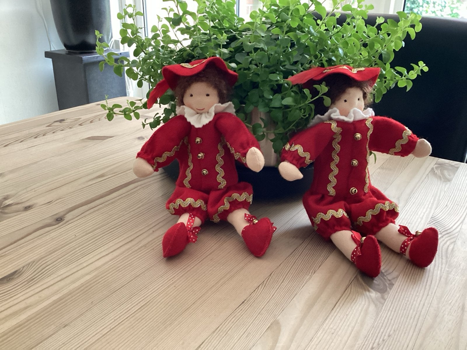 Set van 2 Sinterklaas Pieten Poppen - Rood/Goud, Ophalen of Verzenden, Pop