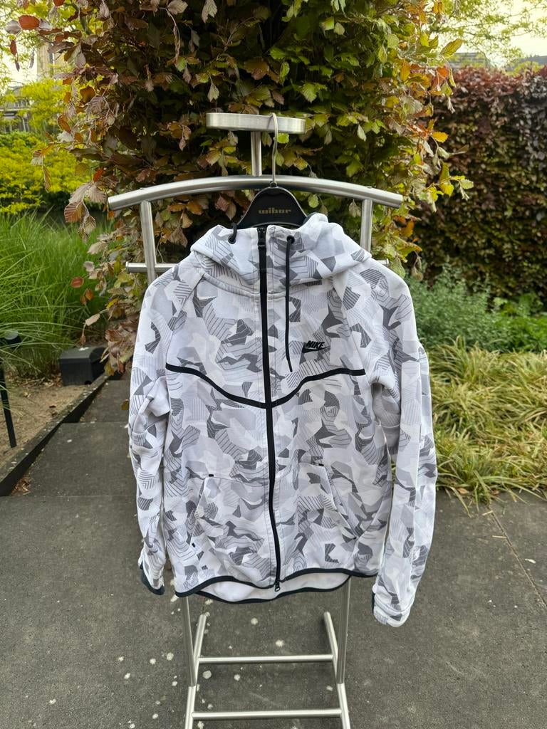 Nike Tech Fleece Windrunner Camo Jas Maat M, Ophalen of Verzenden, Zo goed als nieuw