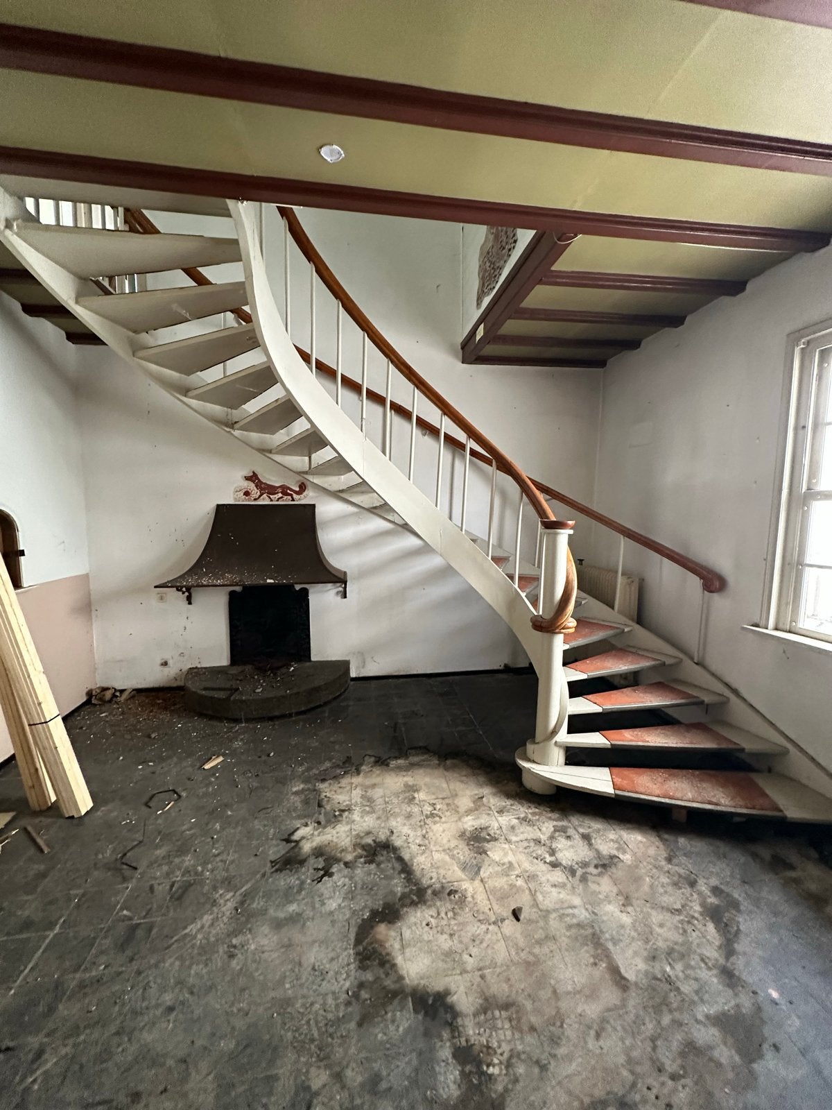 Antieke houten trap met leuning, Doe-het-zelf en Verbouw, Ophalen, Gebruikt, Trap, 2 tot 4 meter