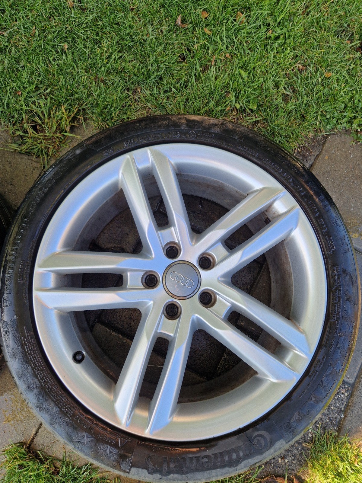 Foto 6 van Audi a4 B8 velgen met zomerbanden - 245/40R18