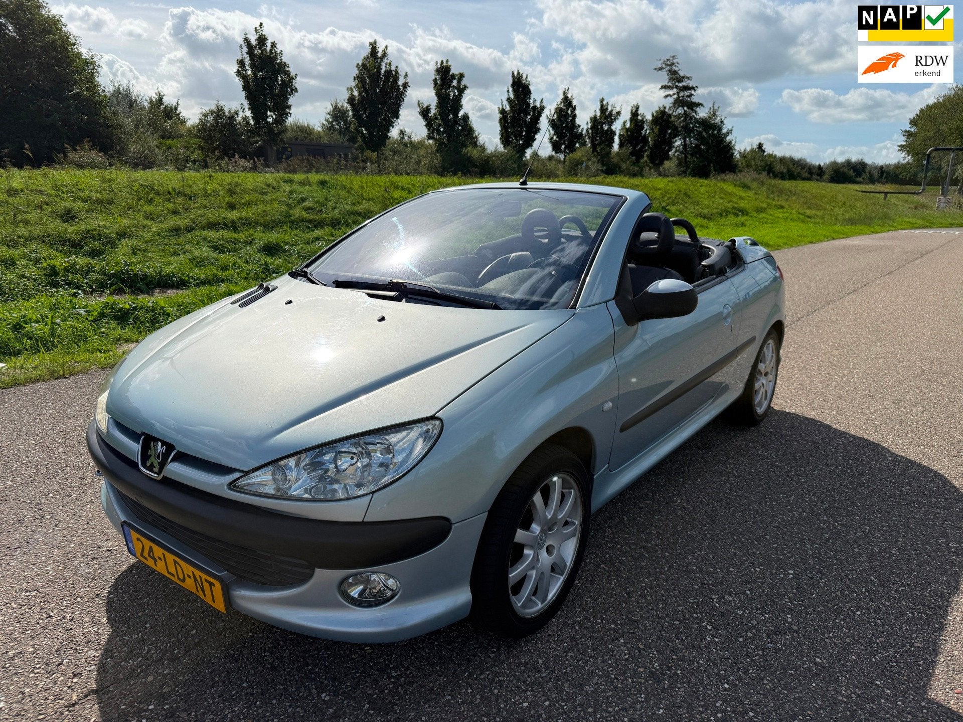 Peugeot 206 CC 1.6-16V Automaat/Cabrio/Apk/Airco//Boekjes, Auto's, 4 cilinders, Cabriolet, 4 stoelen, Origineel Nederlands