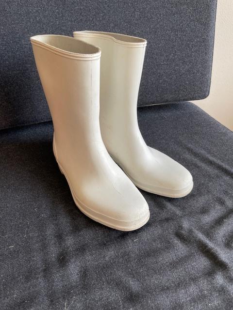 Nr.299: Witte rubber laarzen maat 38, Kleding | Dames, Schoenen, Wit, Lage of Enkellaarzen, Ophalen of Verzenden, Gedragen