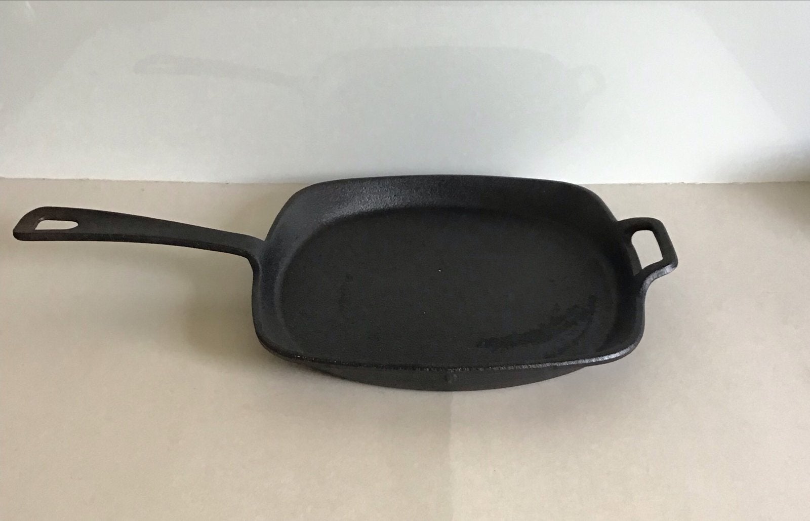 Gietijzeren koekenpan 24 cm - IKEA - vierkant, Koekenpan, Gebruikt, Gietijzer, Ophalen of Verzenden