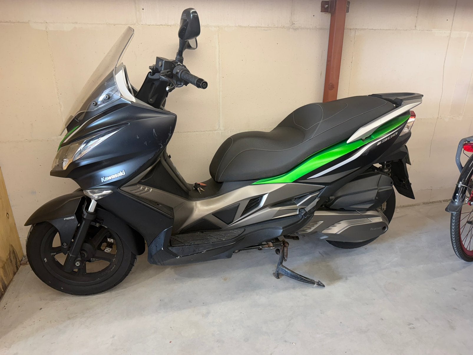Kawasaki Scooter model J300, Ophalen, Gebruikt, Benzine